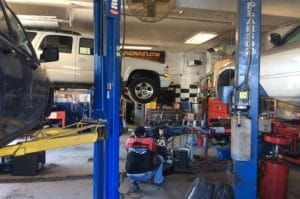 Keselamatan di Bengkel Otomotif 10 Contoh Kecelakaan Kerja dan Cara Pencegahannya