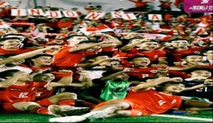 Ketika Pemain Sepak Bola Jadi Bintang Medsos: Matthew Baker Viral Nyanyi Lagu Wirang dengan Gaya Lokal