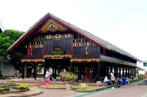 Menyelami Arsitektur Tradisional Rumah Adat Aceh