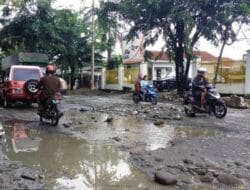 Di Antara Jalan Rusak dan TikTok Viral: Kemana Arah Prioritas Kita?
