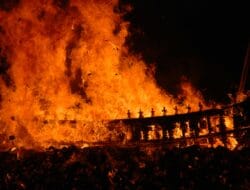 Kapal KM Barcelona V Terbakar di Minahasa Utara, Ratusan Penumpang Lompat ke Laut