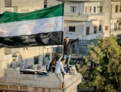 Konflik Suriah Memanas, Puluhan Orang Tewas Akibat Serangan Udara dan Bentrokan Sektarian