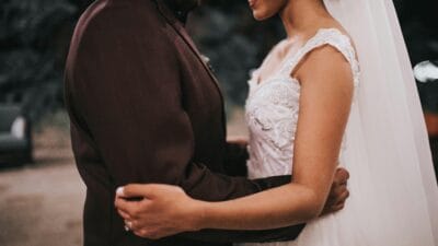 mantan suami putri karlina