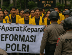 Demo Mahasiswa UI di Polda Metro Jaya, Aksi #AparatKeparat dan Tuntutan Reformasi Polri