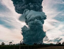 Gunung Kerinci Alami Unrest, Pendaki Diminta Tunda Aktivitas