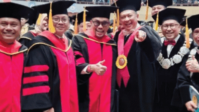 Ahmad Sahroni Wisuda Doktor