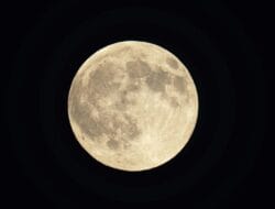 Bulan Purnama 7 Oktober 2025: Jam Muncul & Tips Aman di Sumatra