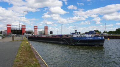 Ledakan kapal Batam 13 korban