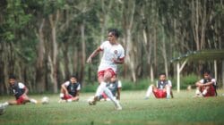 Sriwijaya FC vs Adhyaksa FC (Photo by Byrle 3gp: https://www.pexels.com/photo/a-group-of-men-playing-soccer-on-a-field-19231105/)