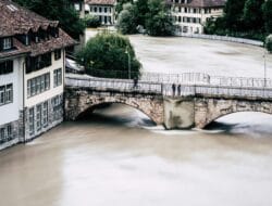 Kerinci dan Sungai Penuh Terendam, Warga Terisolasi Banjir
