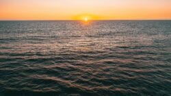 gelombang tinggi Selat Sunda 11–14 November 2025 (Mikhail Nilov)