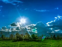 Peringatan Cuaca di Sumatra: Hujan Ringan Hingga Angin Kencang