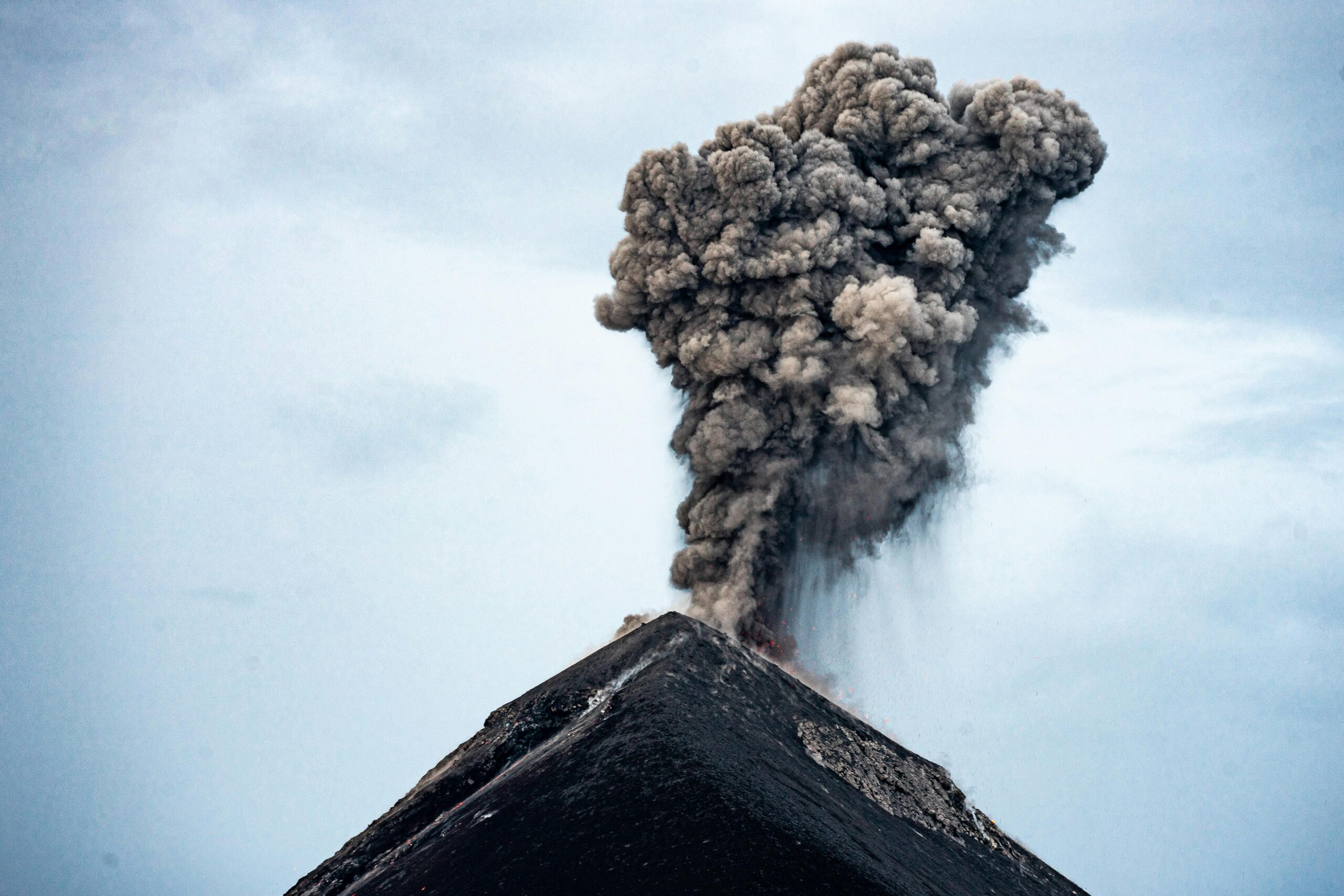 Gunung Marapi erupsi (Diego Girón)