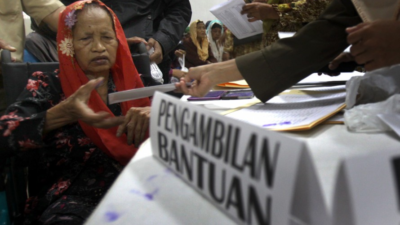 Bantuan langsung tunai (Wikipedia)