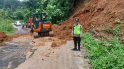 Jalan longsor OKU Selatan (POLDA SUMSEL)