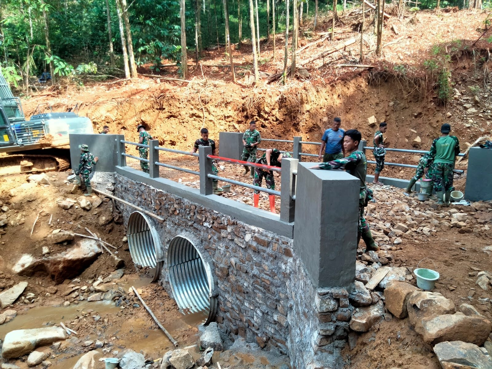 Jembatan armco Tapanuli Tengah (TNI AD)