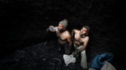 Ilustrasi pertambangan rakyat (Marjan Taghipour)