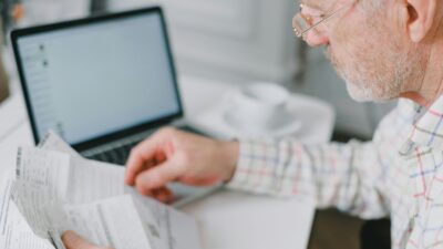 Usia pensiun pekerja (SHVETS production)