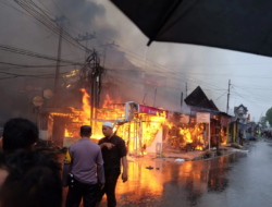 16 Damkar Padamkan Kebakaran Bukittinggi