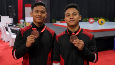 Lifter remaja Aceh