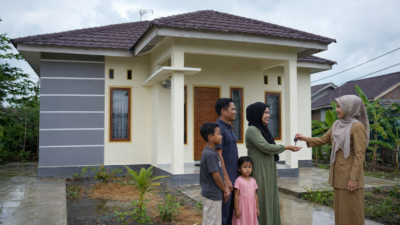 Pemko Banda Aceh Serahkan Tiga Rumah Layak Huni, Target 71 Unit pada 2026