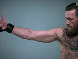 Comeback Conor McGregor di UFC 329 Berakhir dalam 69 Detik, Alami Cedera Lutut