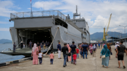 KRI Teluk Kendari Padang