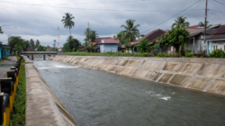 Ilustrasi kanal dan saluran air untuk mitigasi banjir di kawasan permukiman Kota Langsa