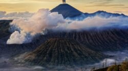 Ilustrasi gunung api untuk berita perkembangan luas daratan Anak Krakatau