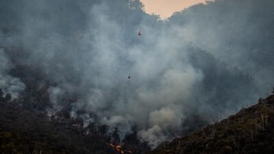 Karhutla Riau Masih Terpantau, Tiga Helikopter Water Bombing Dikerahkan ke Inhil dan Inhu