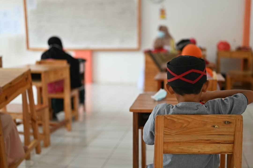 Ilustrasi ruang kelas sekolah Islam untuk berita bantuan pesantren di Aceh