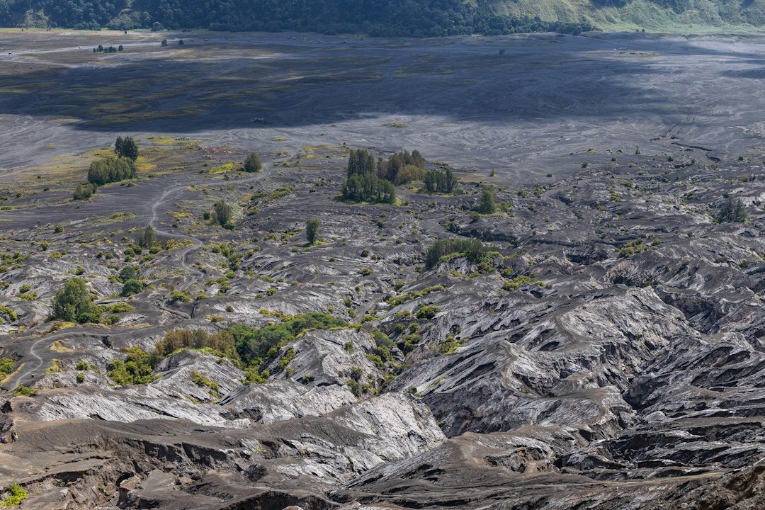 Ilustrasi survei geologi untuk percepatan Wilayah Pertambangan Rakyat di Aceh