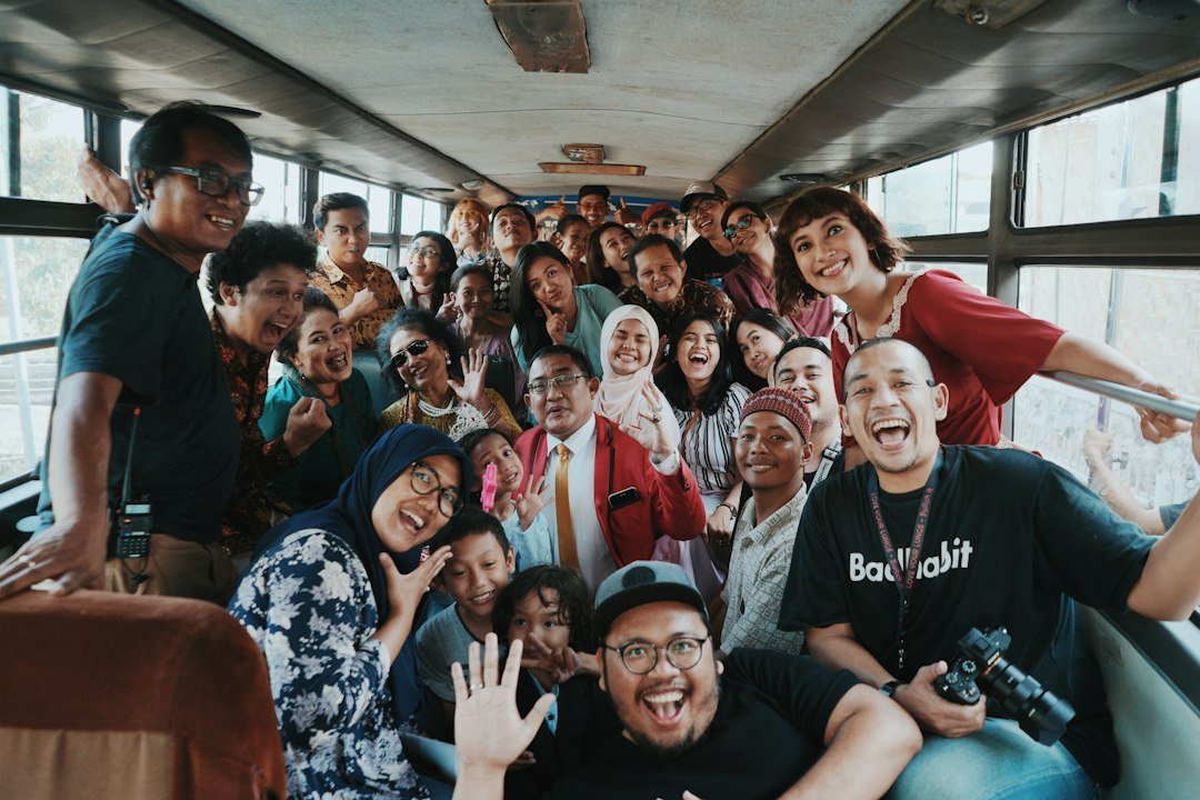 Ilustrasi transportasi pelajar untuk layanan bus perintis gratis Sumatera Utara