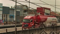 Ilustrasi truk tangki bahan bakar minyak, bukan dokumentasi kunjungan gubernur di Nias