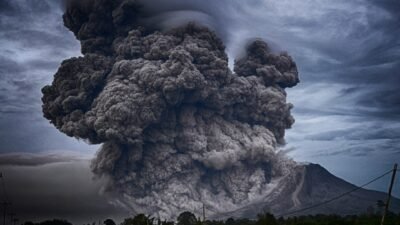 Anak Krakatau Erupsi pada 18 Oktober, Abu Capai 500 Meter di Atas Puncak