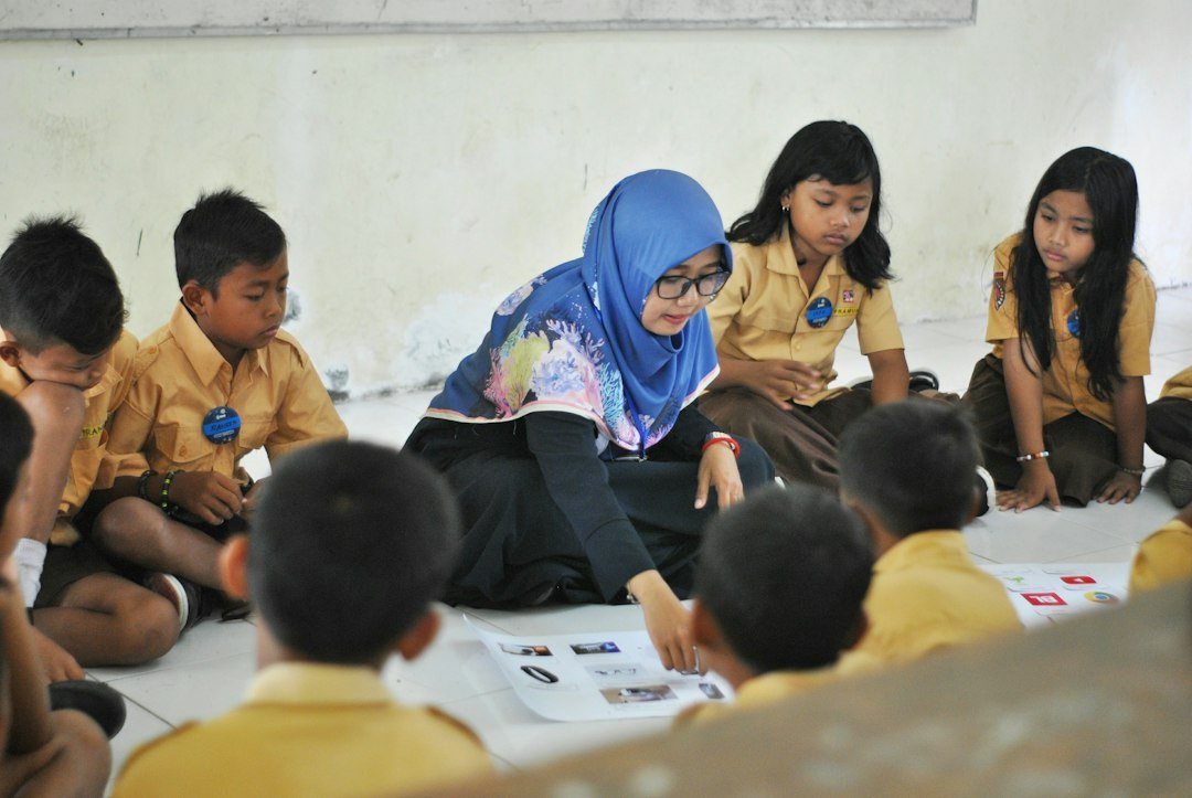 Ilustrasi siswa belajar bersama, bukan foto peluncuran SSK Kota Padang