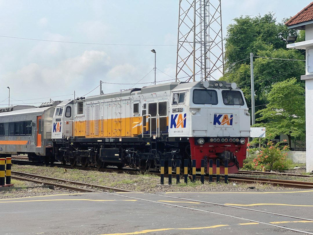 Ilustrasi kereta api di Indonesia, bukan kereta yang mengalami kecelakaan di OKU