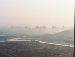 Udara Padang Tidak Sehat pada Sabtu Pagi, AQI Tercatat 180