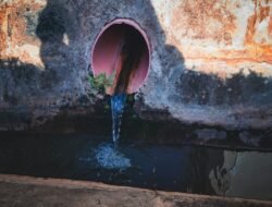 Warga Aceh Tamiang Keluhkan Air Sungai Simpang Kapal Menghitam dan Berbau