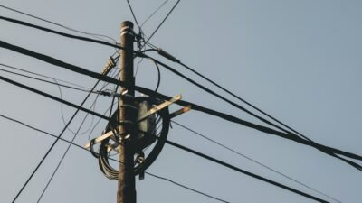 PLN dan Kementerian ESDM Kawal Program Listrik Desa di Kayu Tanam