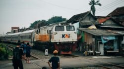 Ilustrasi kereta api di Indonesia. Foto: Salman Rameli/Unsplash