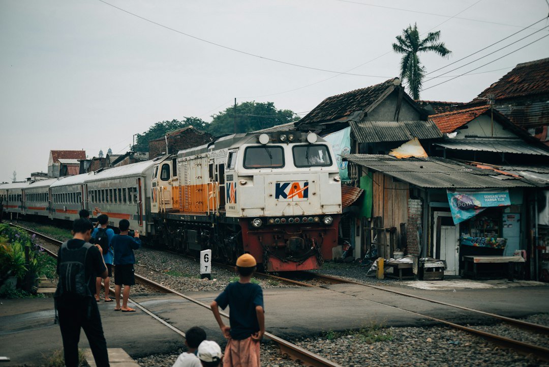 Ilustrasi kereta api di Indonesia. Foto: Salman Rameli/Unsplash